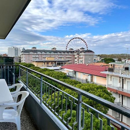 Appartamento Olimpo Carraro Immobiliare Jesolo - Family Apartments Eksteriør billede