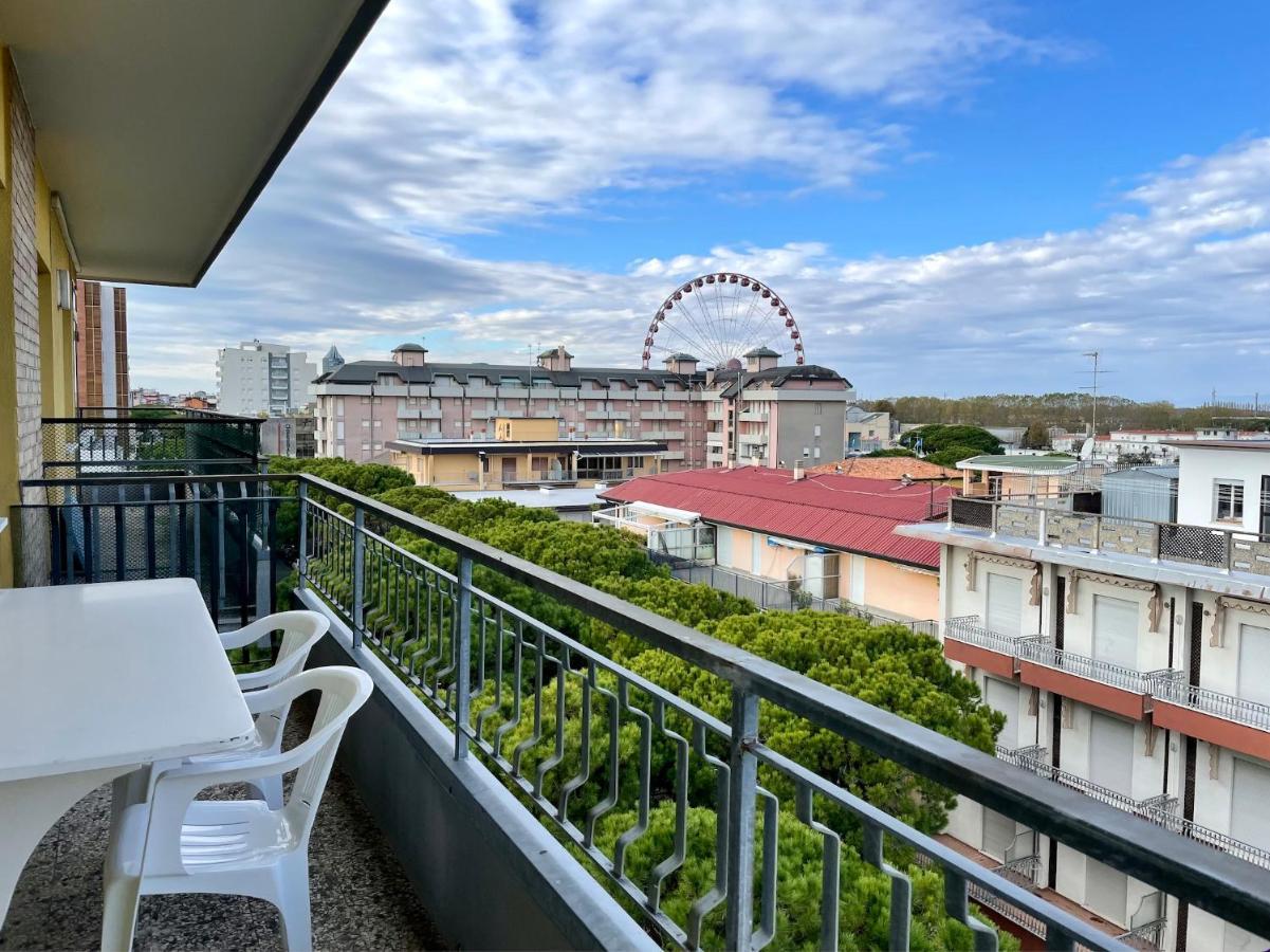 Appartamento Olimpo Carraro Immobiliare Jesolo - Family Apartments Eksteriør billede
